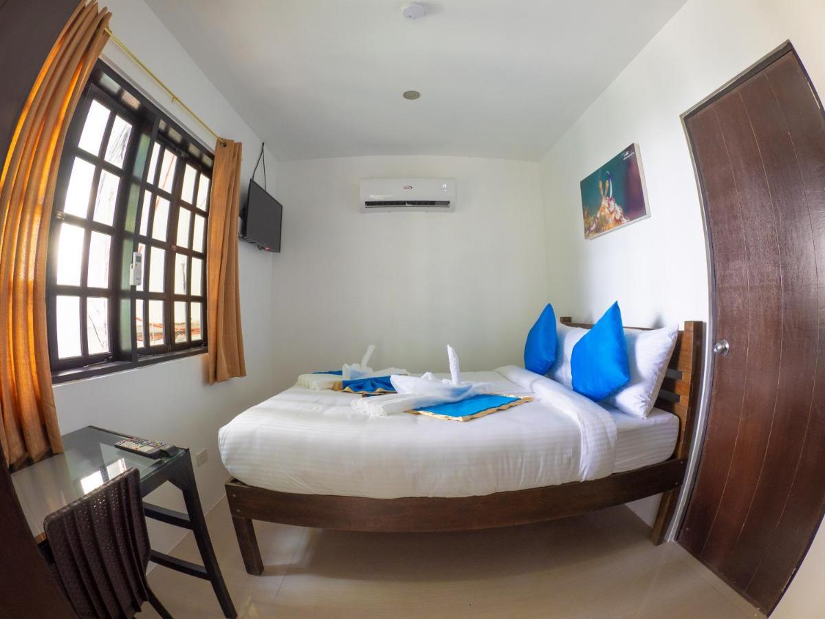 Blue Ribbon Dive Resort Mabini  Eksteriør bilde